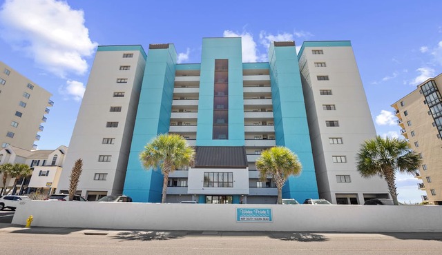 Oceanfront 4bed/3bath-Sleep 10-Pools-Free Parking-WIFI-Oceanfront Balcony in North Myrtle Beach