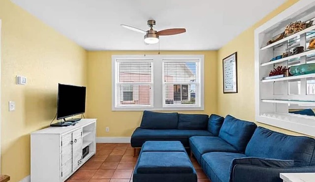 Great Views -Pet Friendly -Great Rates for Late Summer and Fall Dates -Book Now! in Mexico Beach