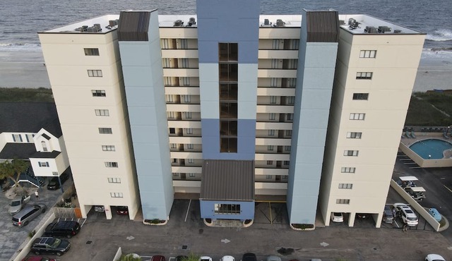 Oceanfront Waterpointe1 804-3b/2b-Sleeps 6-Balcony-WIFI-TV-Pool-Family Friendly in North Myrtle Beach