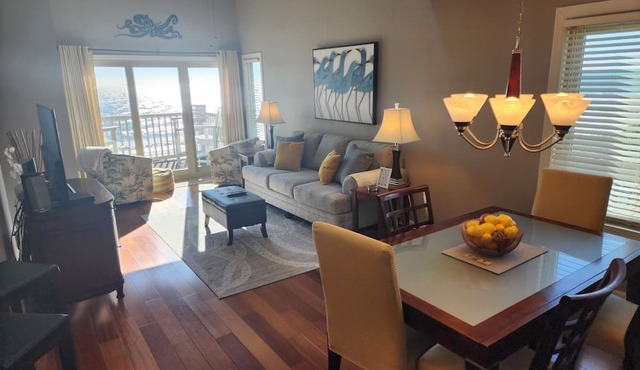 Classy, Clean & Elegant Oceanfront 'Penthouse' ~ in Surfside Beach