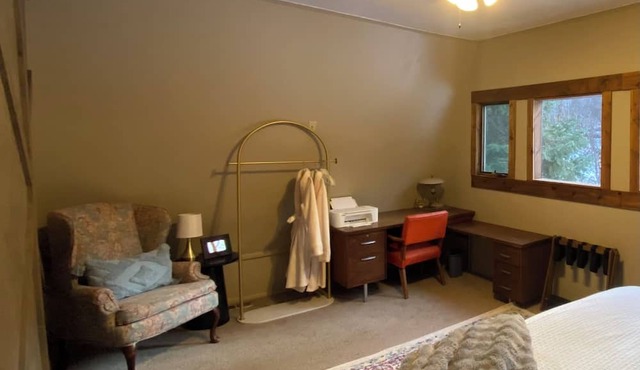 Cozy, secluded forest 6-bdrm Mountain cabin near Park City, Golf course, Crater in Midway