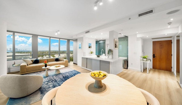 Stunning Ocean View Private Residence at The Setai - 2002 in Miami Beach