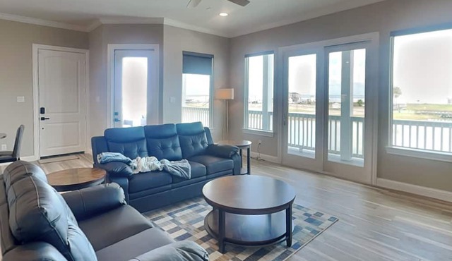 Blissful Blue Oasis | Bayfront, Water Views in Freeport