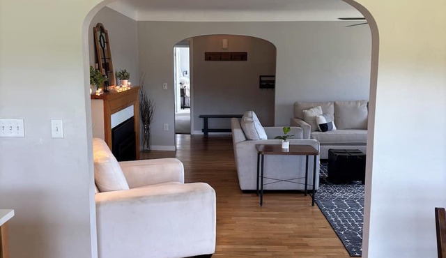 Peaceful 4 Bedroom, 2.5 Bath - Close to Campus + Autzen in Springfield