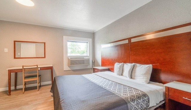 King Bed|Non-Smoking in San-Antonio