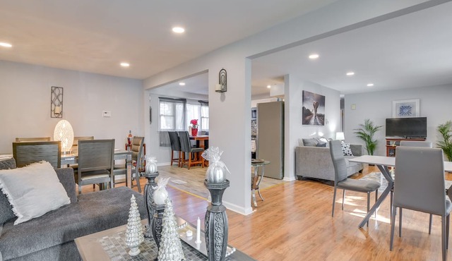 Country Club Hills Home: Walk to Rec Center! in Country Club Hills