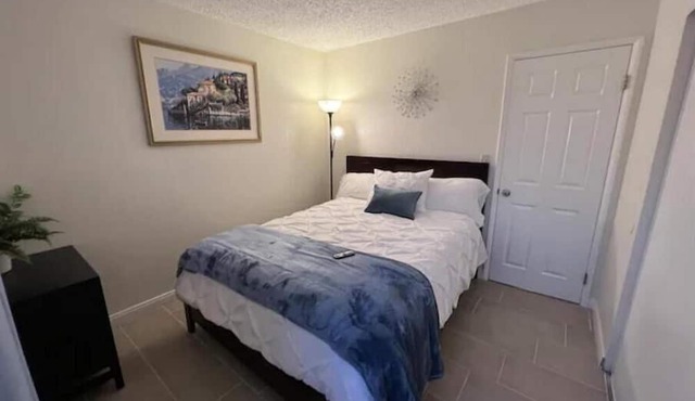 1.5 ml-Disney 3Bd 1Br King Patio Washer Dryer ROKU TV HOUSE in Garden Grove
