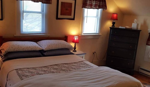 Cozy cottage located at our winery at the base of Old Rag and Shenandoah Park. in Sperryville