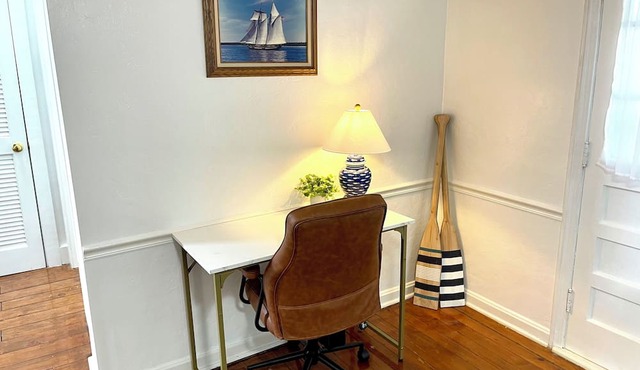 Charming Coastal Cape Cod w/King Bed, Bikes, & Game Room near Downtown Beach in Vermilion