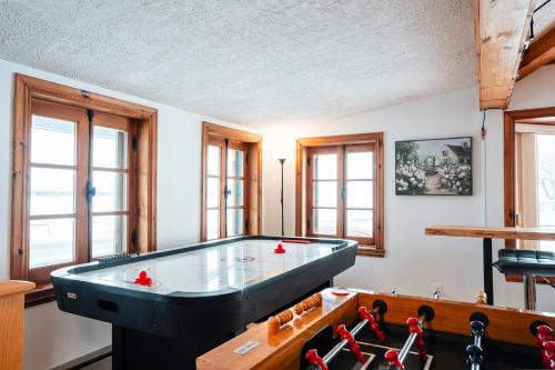 Le Repere du Lac - Lake View Access & Spa in Venise-en-Québec