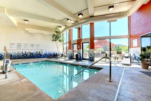 Holiday Inn Express Roseburg Ihg Hotel 