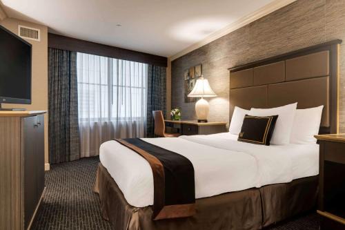 The Whitehall Hotel 