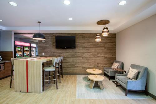 Candlewood Manassas Ihg Hotel 